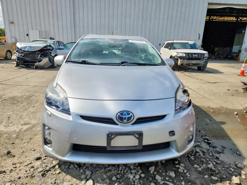 2010 TOYOTA PRIUS V  