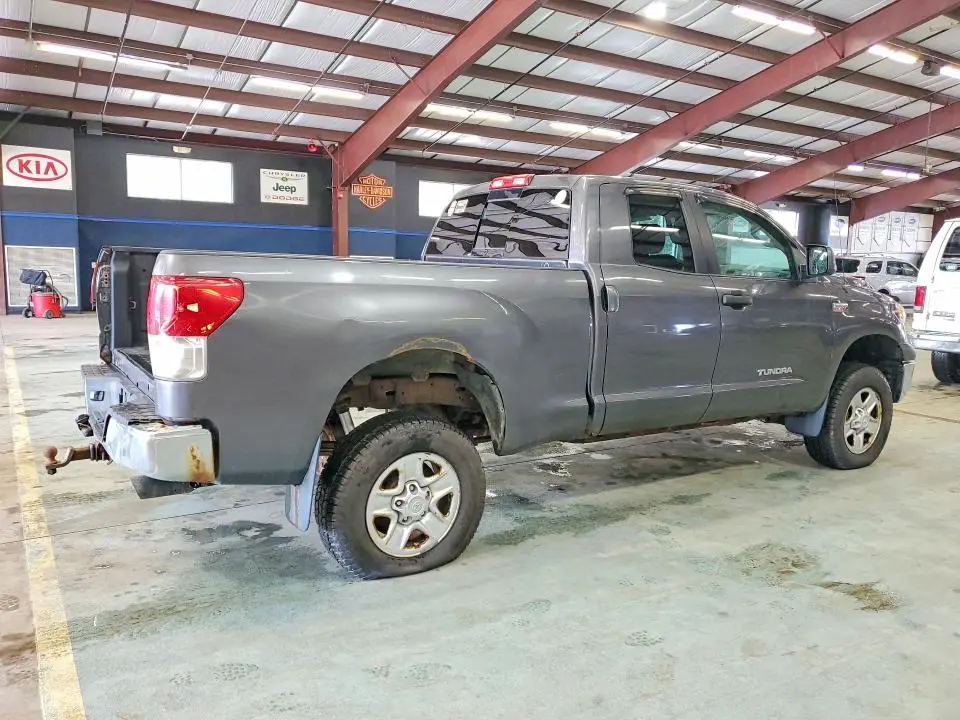2011 TOYOTA TUNDRA DOUBLE CAB SR5  
