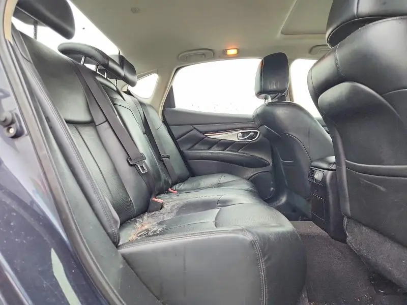 2011 INFINITI M37 X  