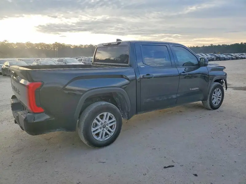 2024 TOYOTA TUNDRA CREWMAX SR  