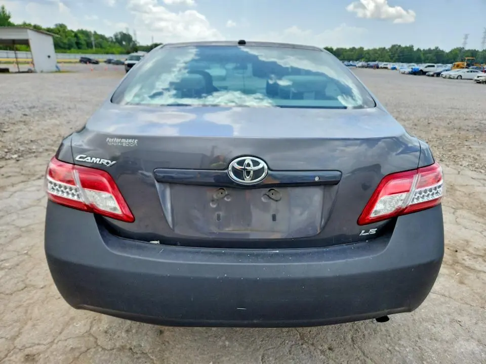 2011 TOYOTA CAMRY LE  