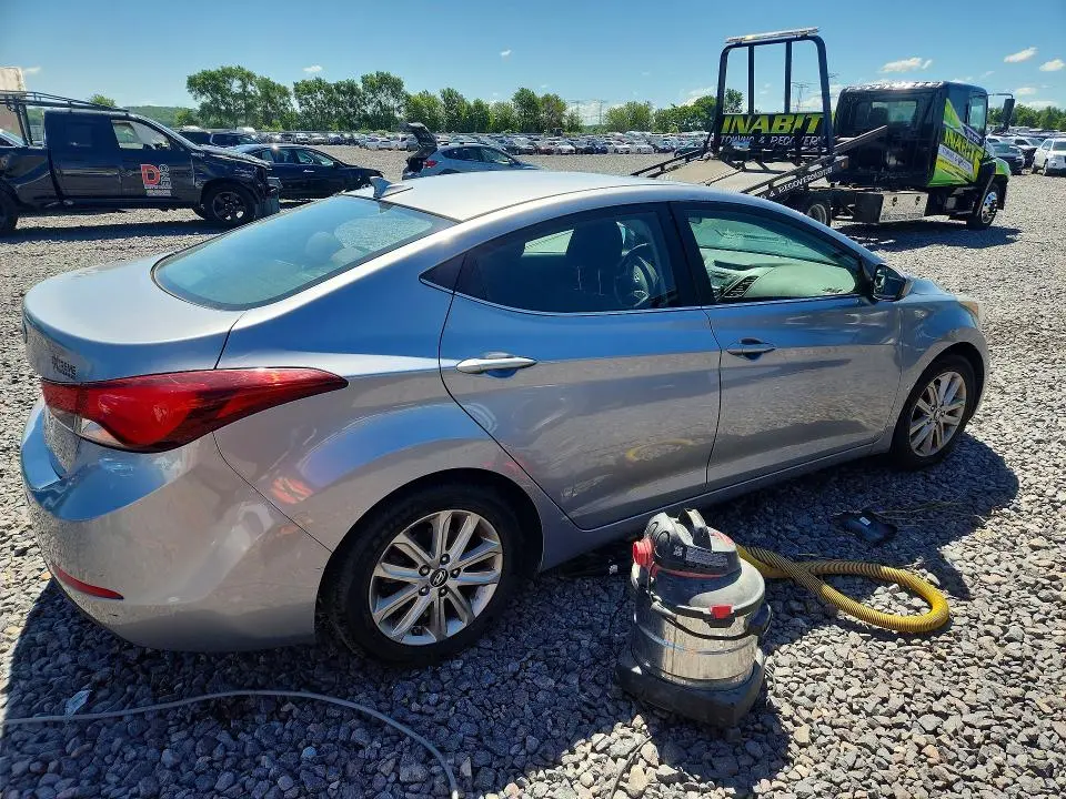 2015 HYUNDAI ELANTRA SE  