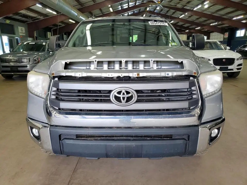 2015 TOYOTA TUNDRA SR5  