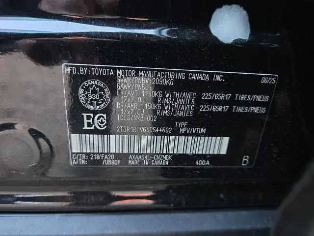 2025 TOYOTA RAV4 XLE  