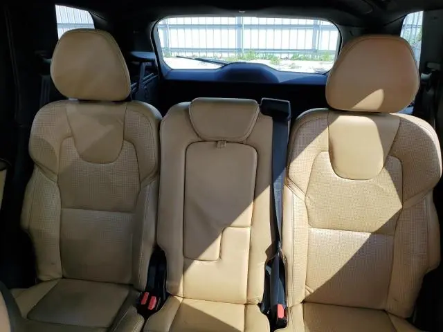 2017 VOLVO XC90 T6  