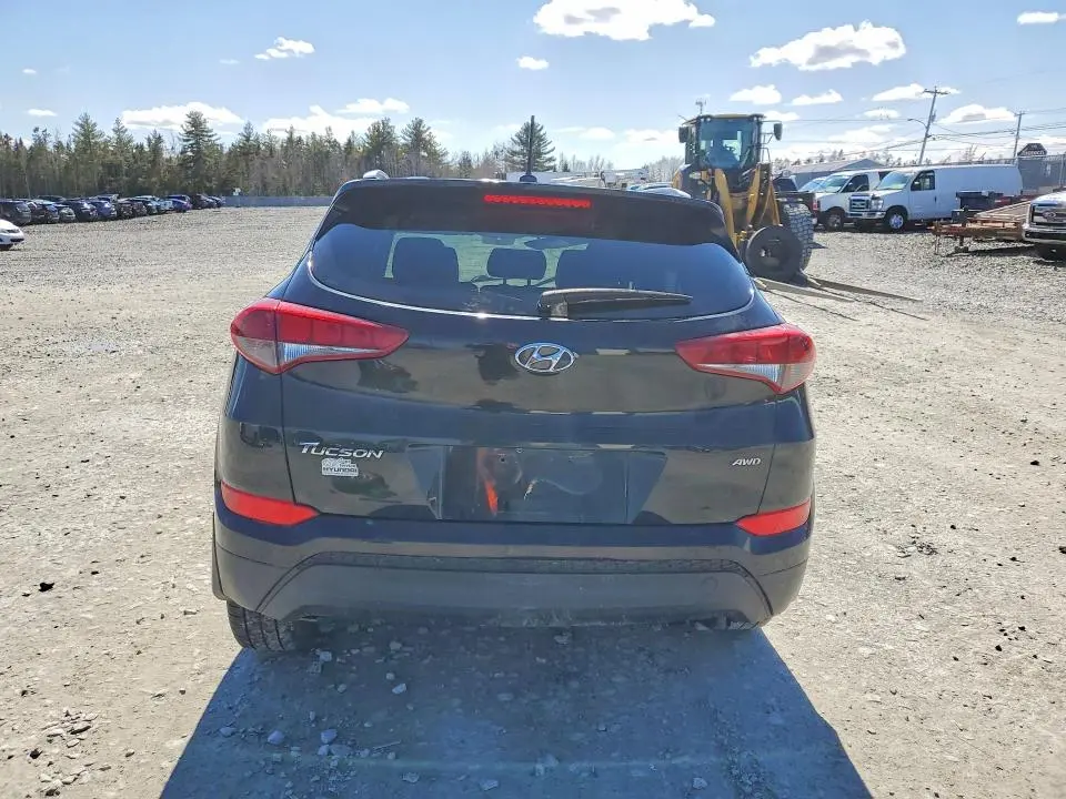 2017 HYUNDAI TUCSON SE  