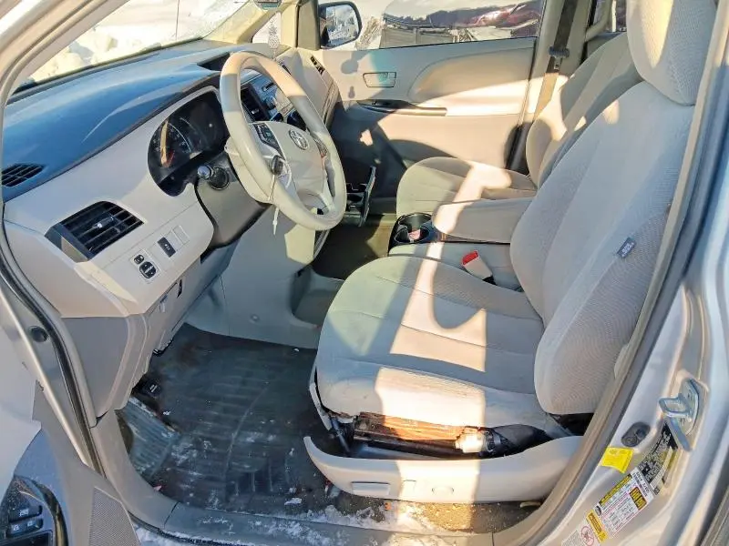 2012 TOYOTA SIENNA LE  