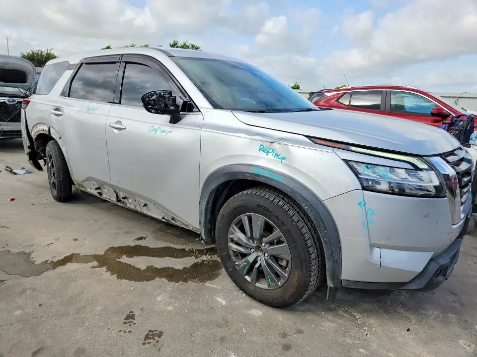 2022 NISSAN PATHFINDER S  