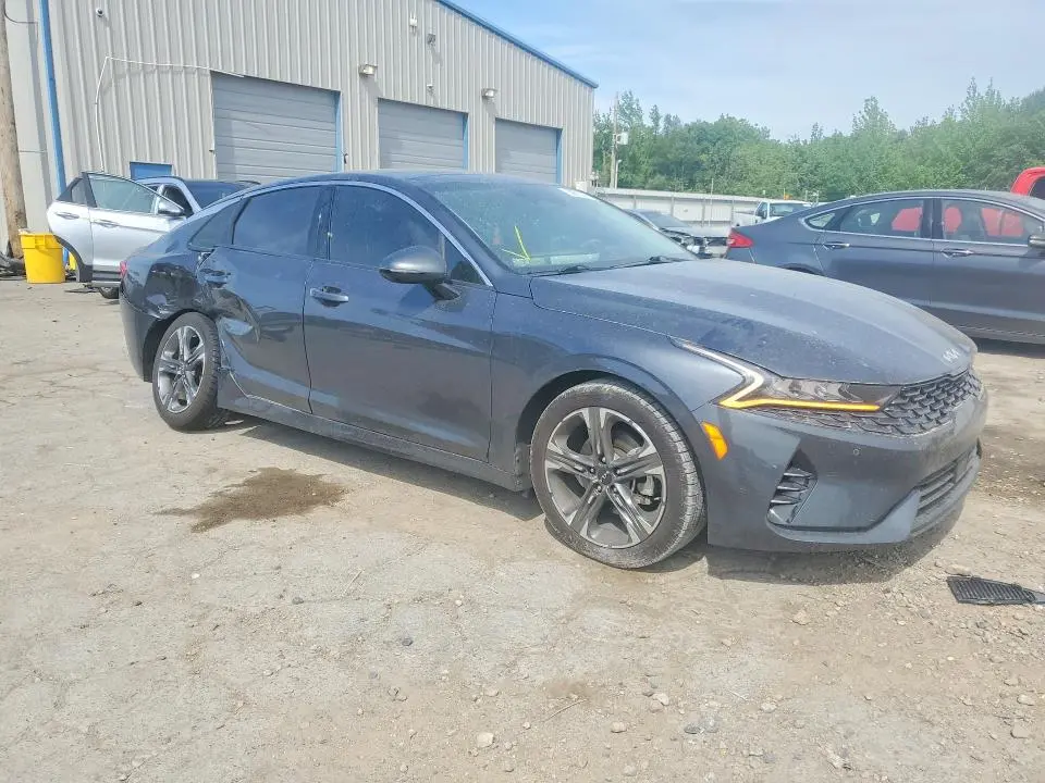 2022 KIA K5 EX  