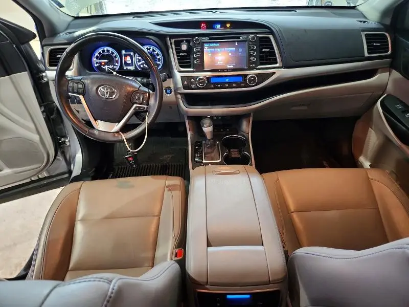 2017 TOYOTA HIGHLANDER XLE  