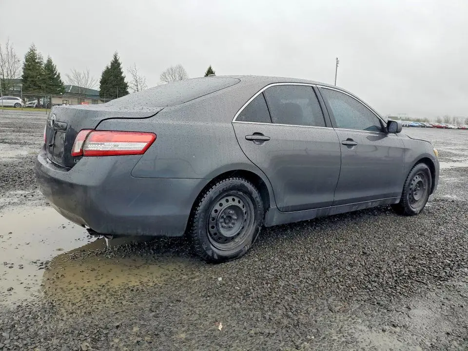 2010 TOYOTA CAMRY LE  