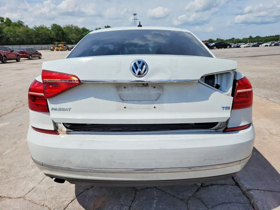 2016 VOLKSWAGEN PASSAT S  