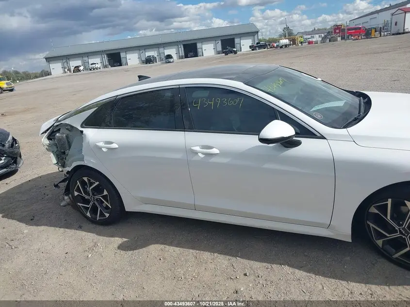 2025 KIA K5 EX