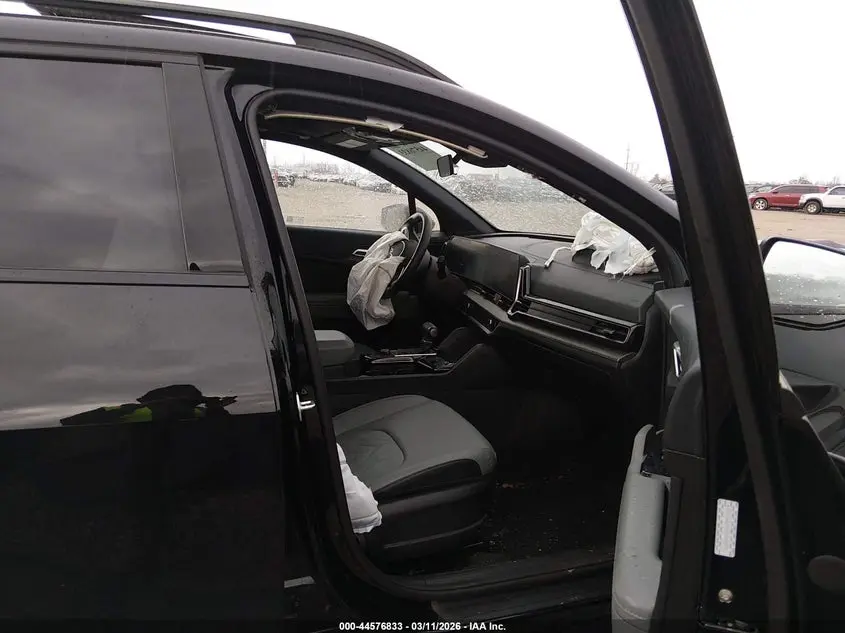 2025 KIA SPORTAGE X-LINE