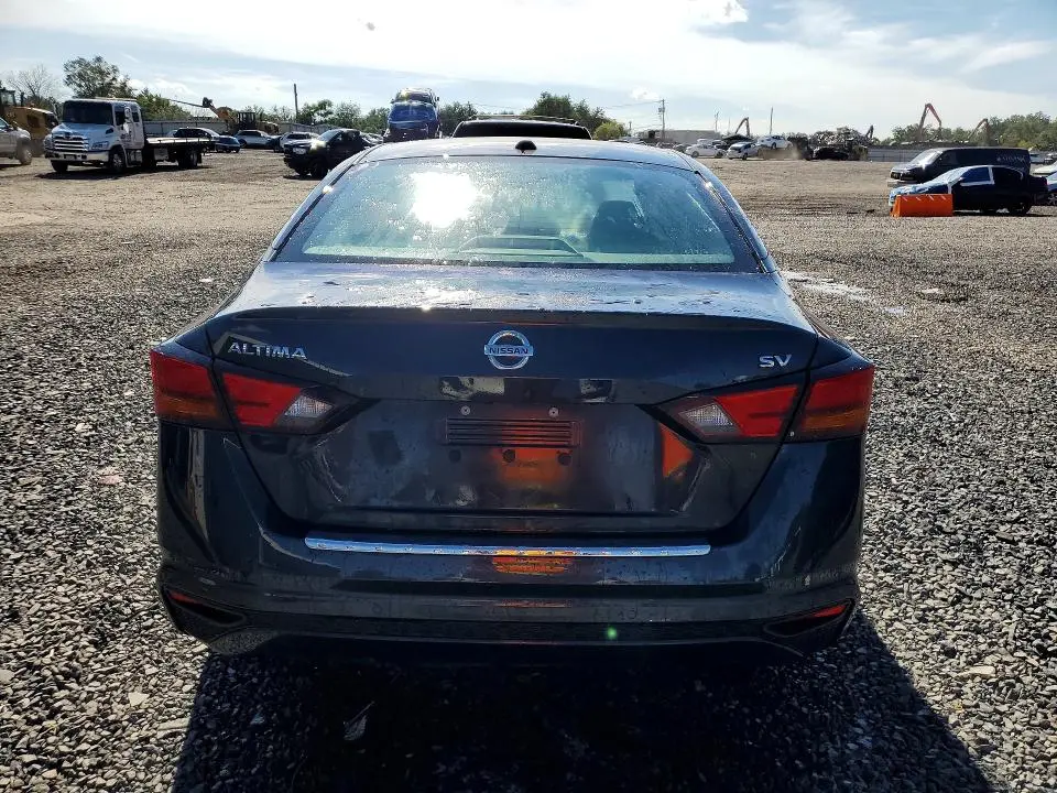 2021 NISSAN ALTIMA SV  