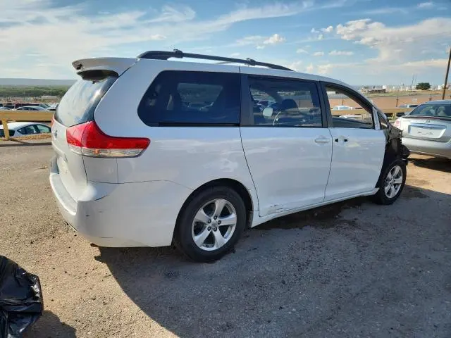 2014 TOYOTA SIENNA LE  