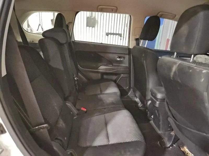 2017 MITSUBISHI OUTLANDER ES  