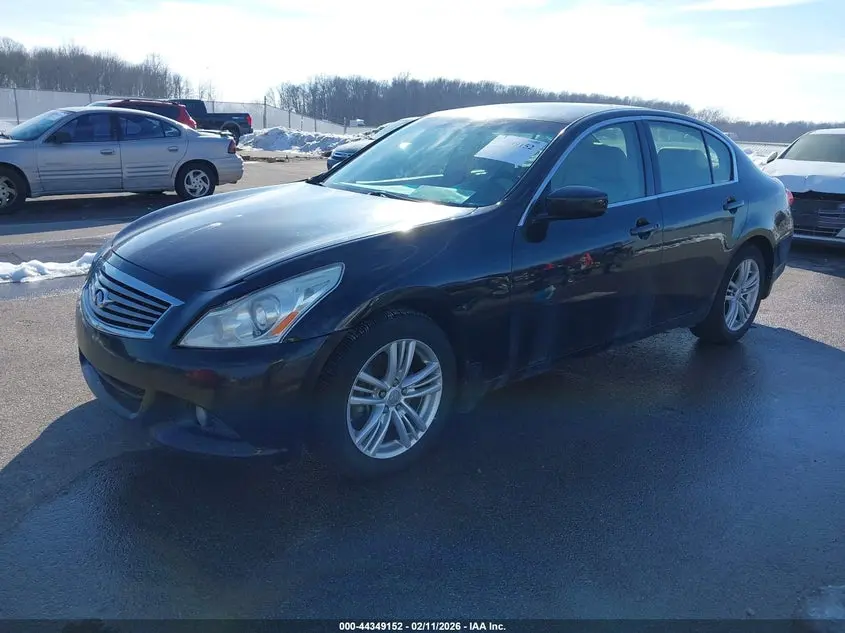 2013 INFINITI G37X  