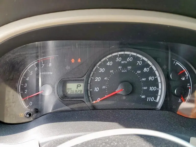 2011 TOYOTA SIENNA LE  