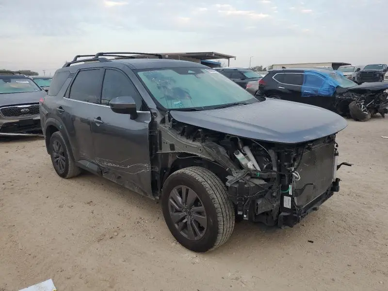 2023 NISSAN PATHFINDER SV  