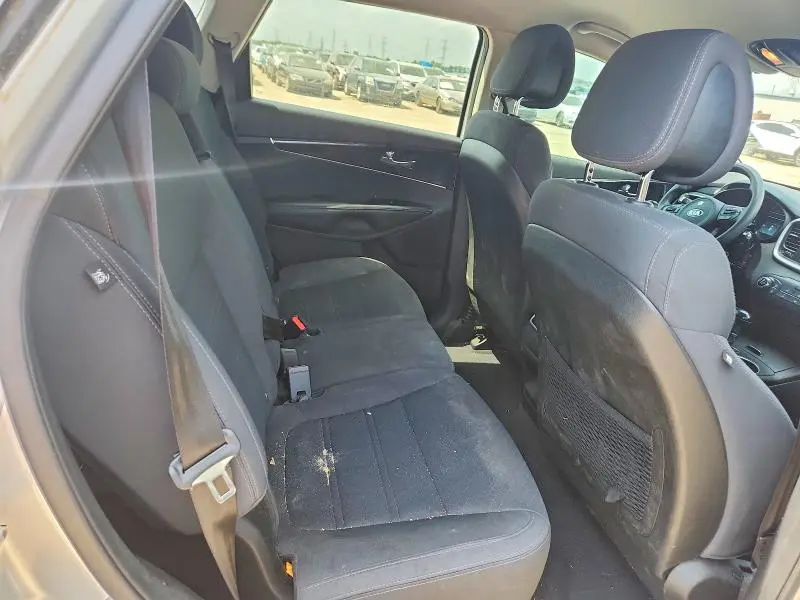 2016 KIA SORENTO L  