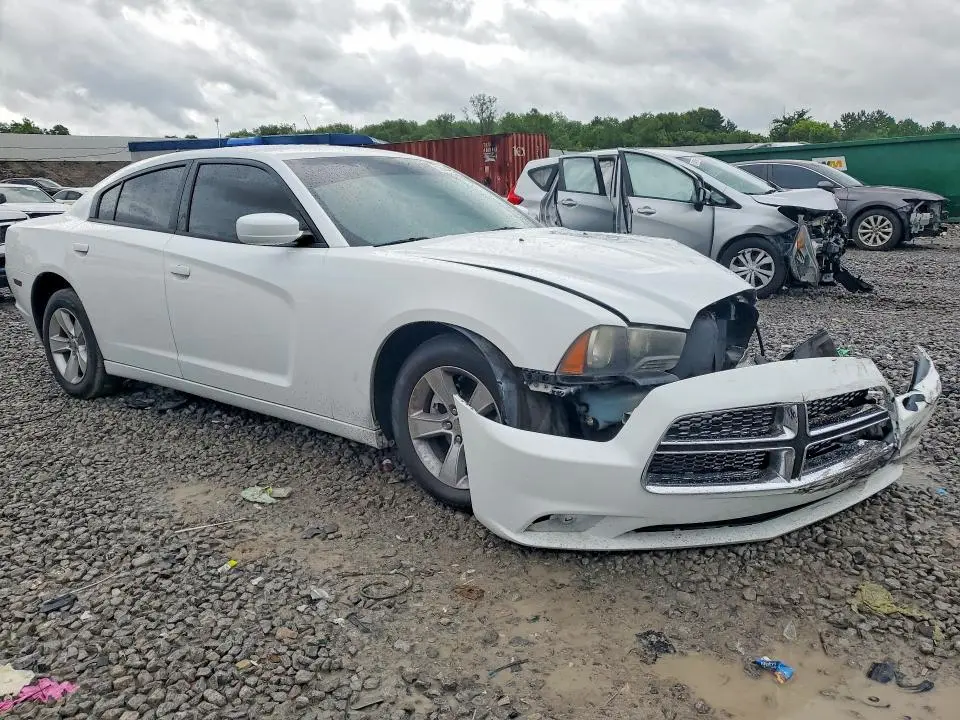 2014 DODGE CHARGER SE  