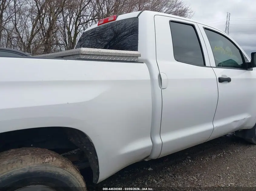 2017 TOYOTA TUNDRA SR 5.7L V8