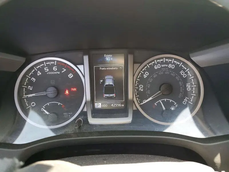 2022 TOYOTA TACOMA SR5 V6  