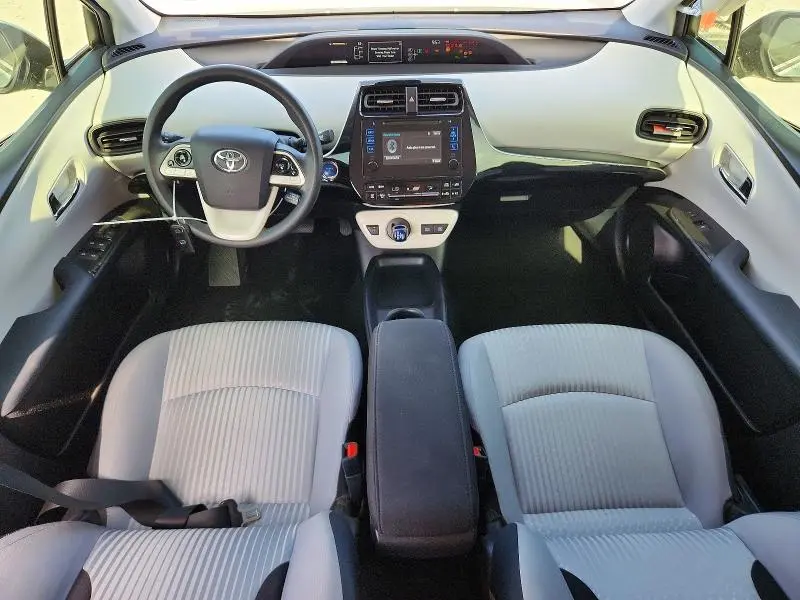 2017 TOYOTA PRIUS   