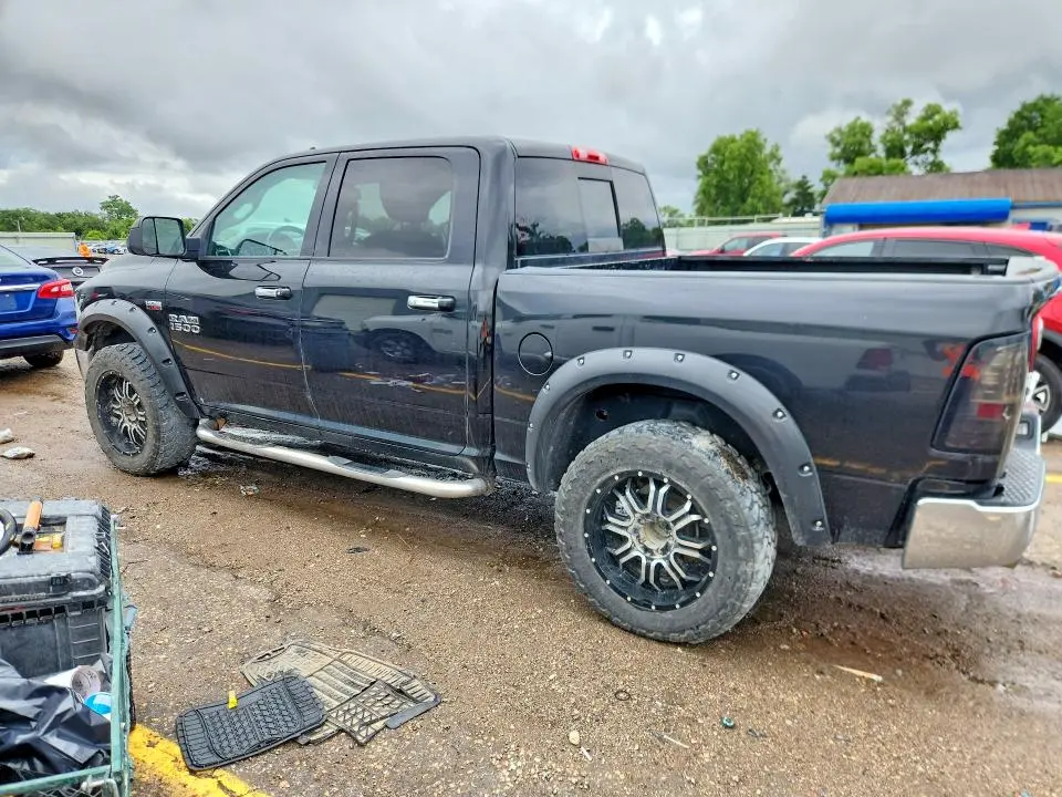 2016 RAM 1500 SLT  