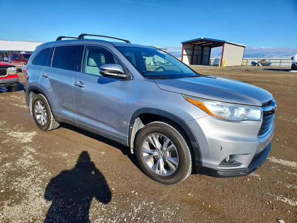 2015 TOYOTA HIGHLANDER XLE  