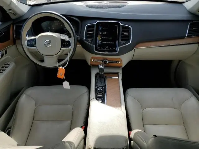 2021 VOLVO XC90 T6 MOMENTUM  