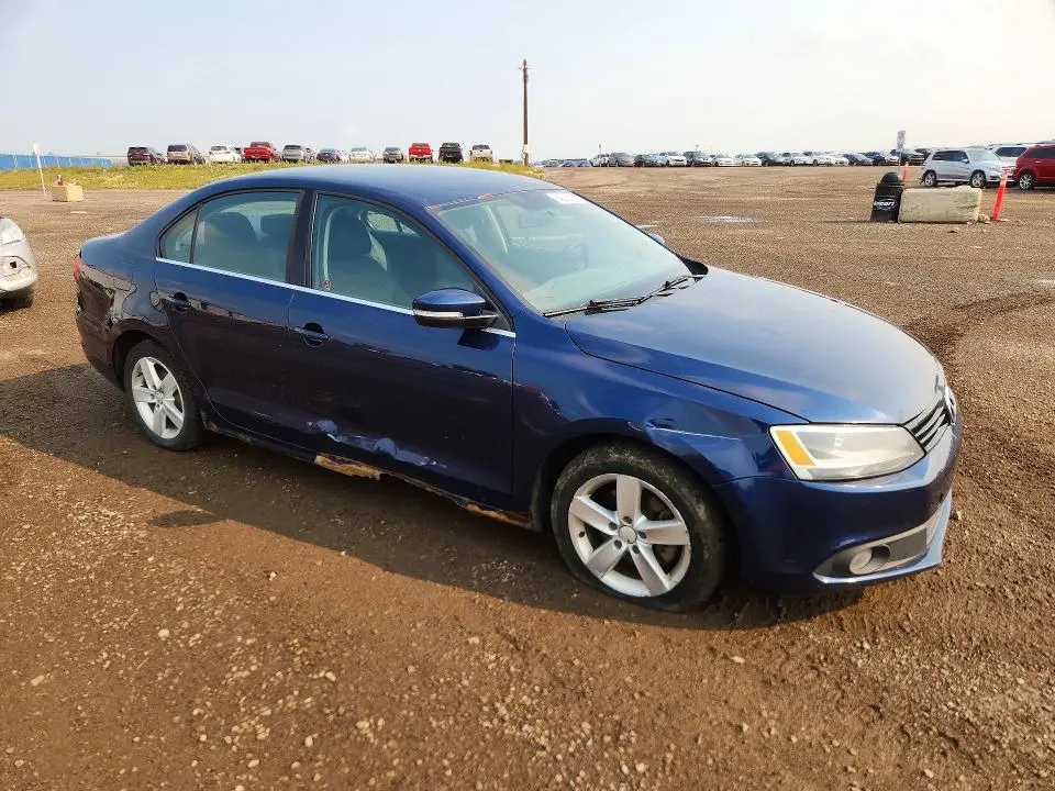 2011 VOLKSWAGEN JETTA SE  