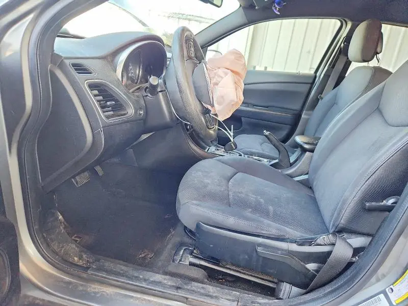 2013 CHRYSLER 200 LX  