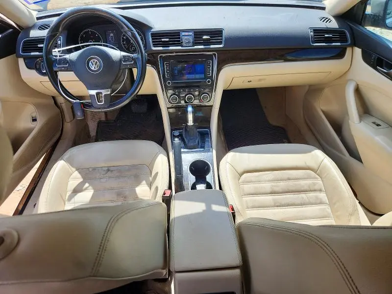 2015 VOLKSWAGEN PASSAT SEL  