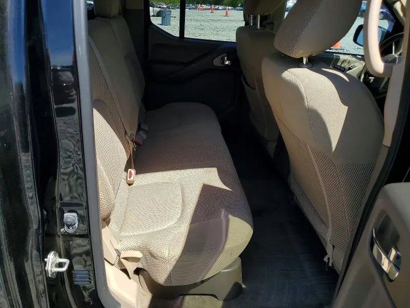 2016 NISSAN FRONTIER SV  
