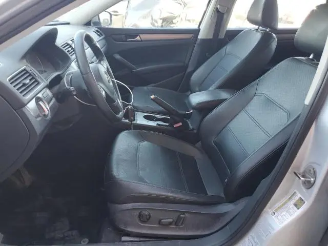 2015 VOLKSWAGEN PASSAT SE  
