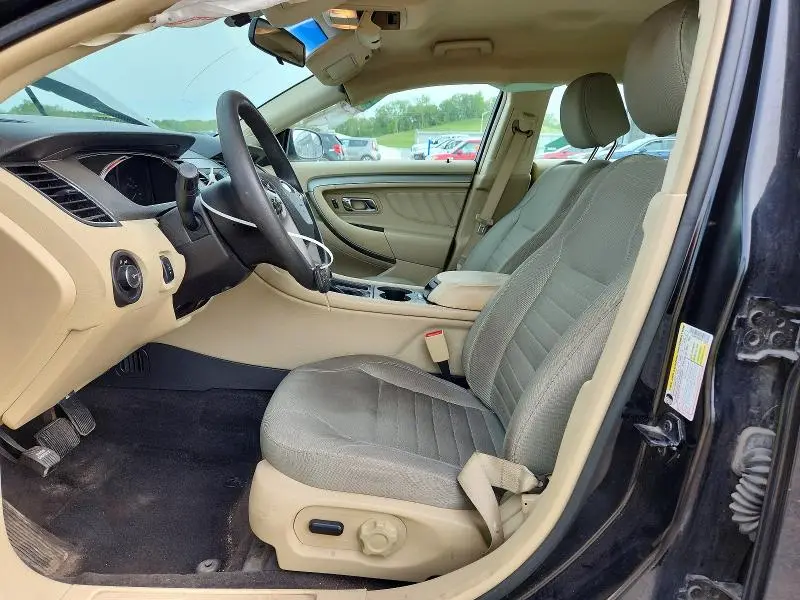2015 FORD TAURUS SE  