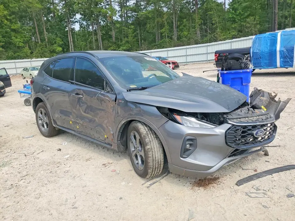 2023 FORD ESCAPE ST LINE SELECT  