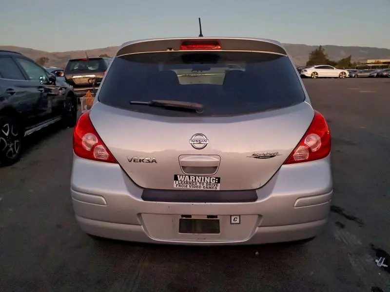 2010 NISSAN VERSA S  