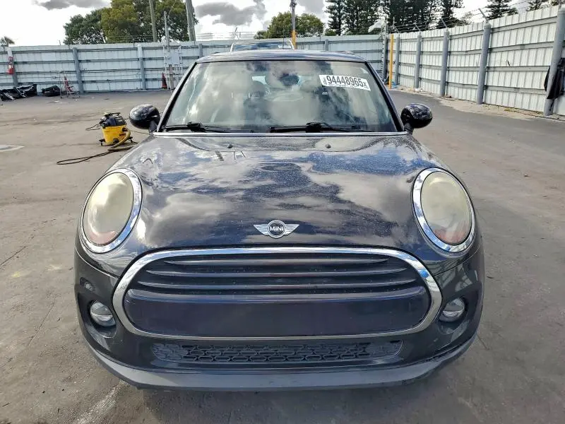2017 MINI COOPER   