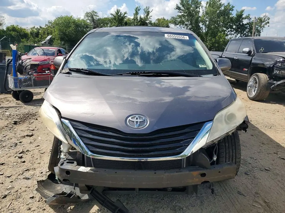 2011 TOYOTA SIENNA XLE 8-PASSENGER  