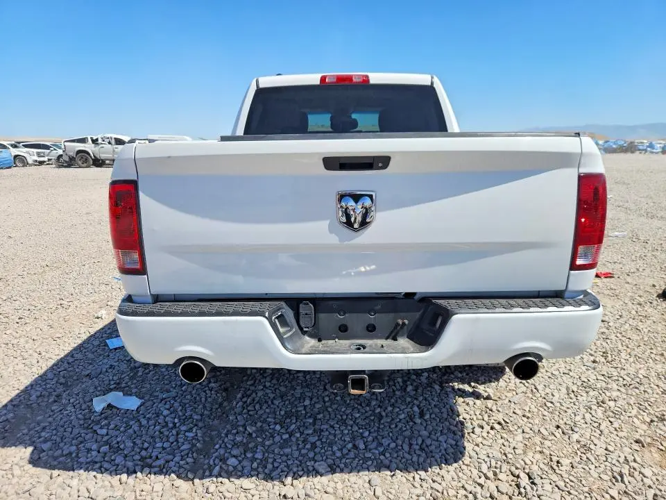 2014 RAM 1500 ST  