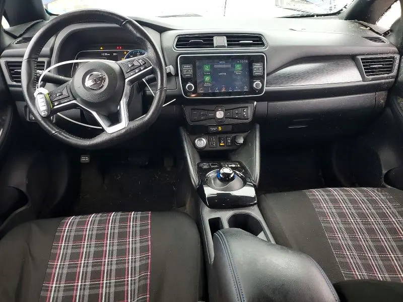 2020 NISSAN LEAF SV  