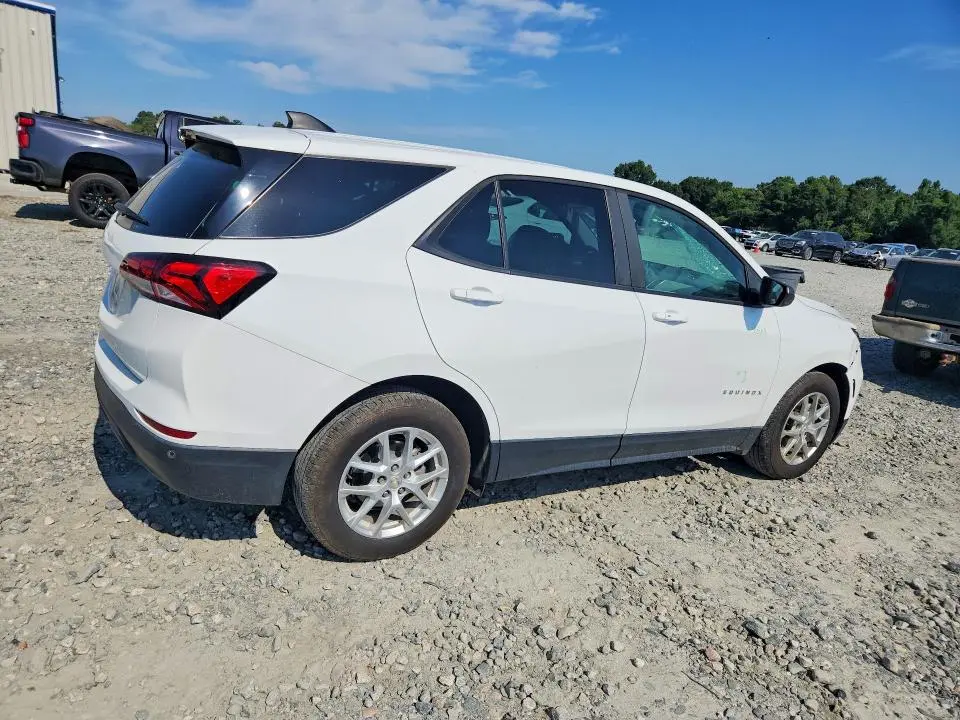 2022 CHEVROLET EQUINOX LS  
