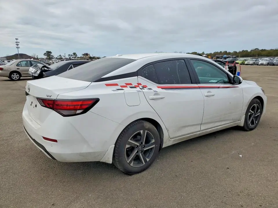 2024 NISSAN SENTRA SV  