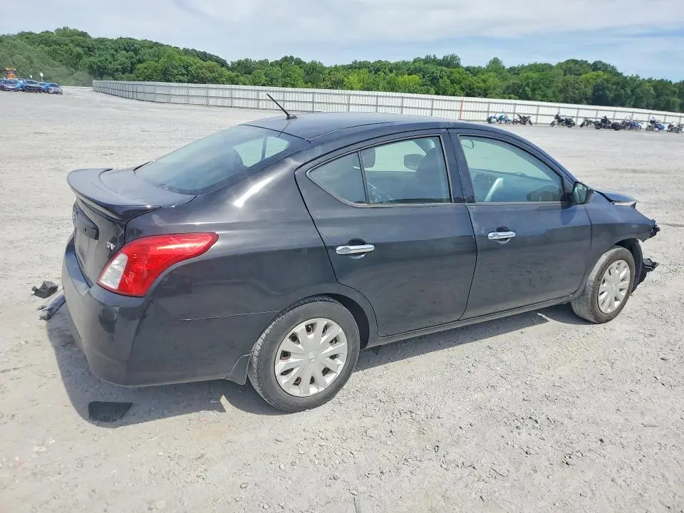 2019 NISSAN VERSA SV  