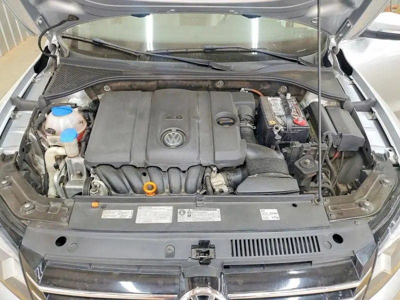 2013 VOLKSWAGEN PASSAT SE  