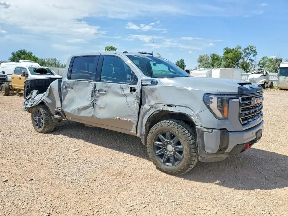 2025 GMC SIERRA K2500 AT4  