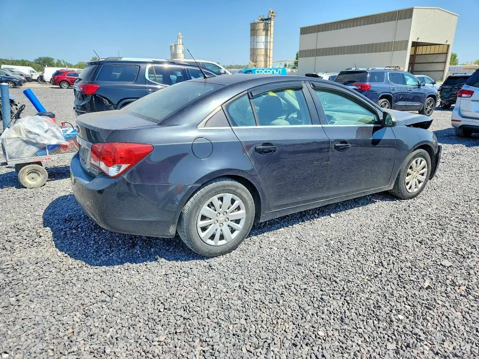 2011 CHEVROLET CRUZE LS  